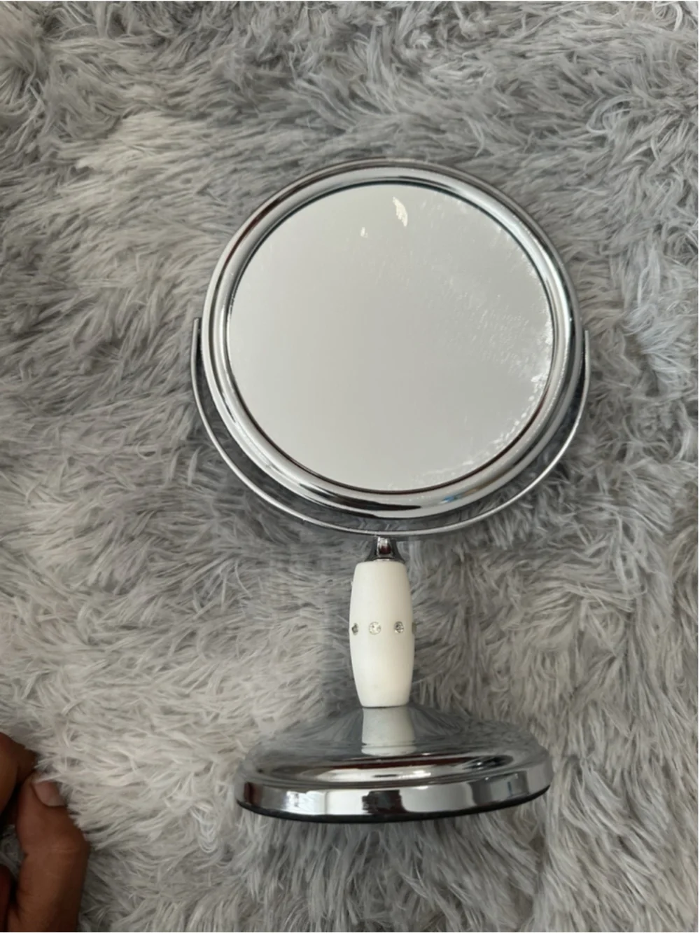 Round Dual-Sided Tabletop Make-Up Mirror Polished Chrome Metal 6 in Silver